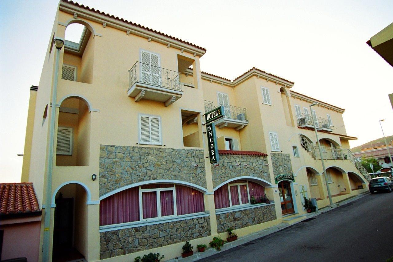 Hotel L'Ancora Санта Тереза Галура Екстериор снимка